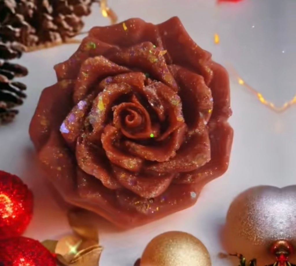 Christmas Rose Collection – Pack of 10 Festive Fragranced Roses”