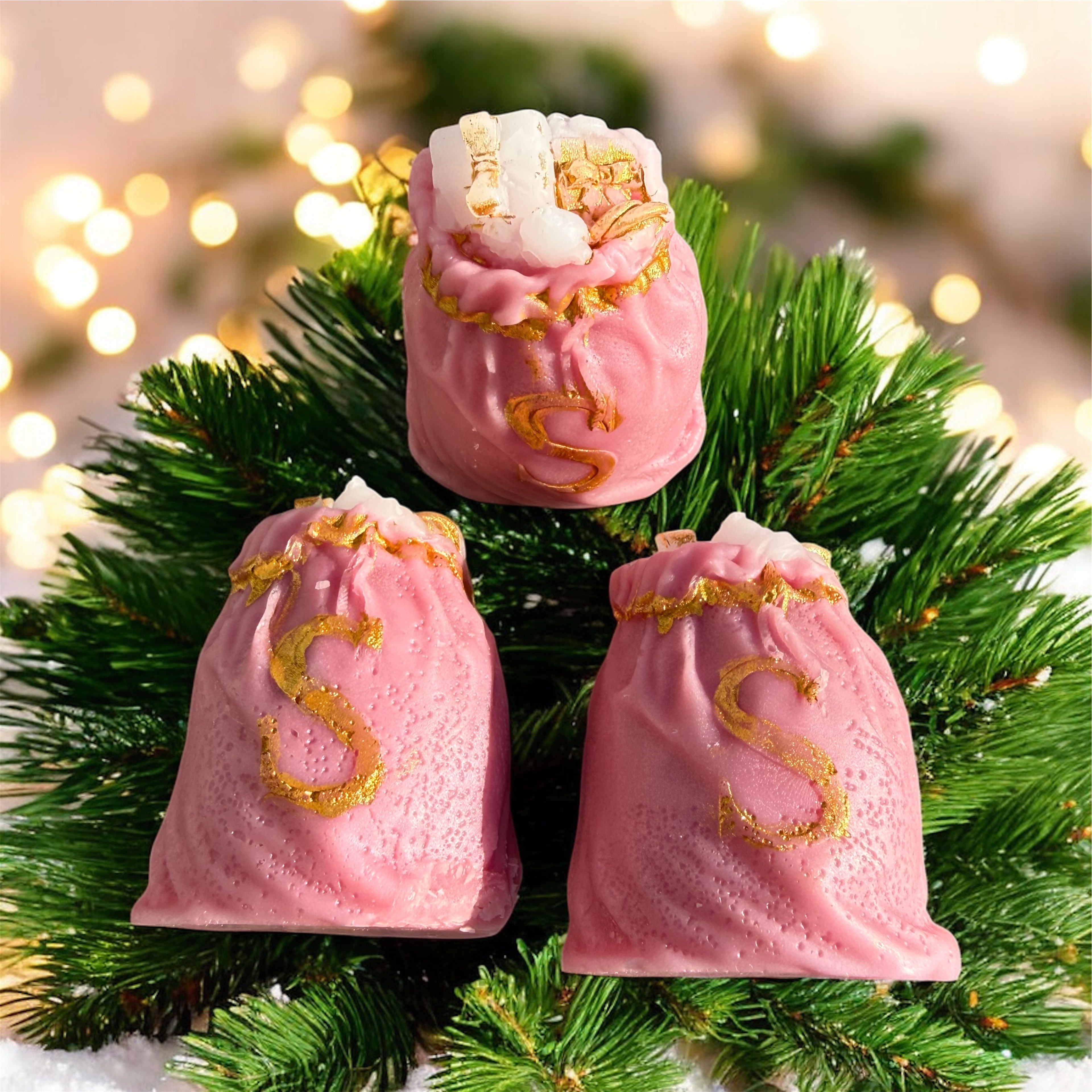 Triple the festive vibes!  Three Santa Sacks, three different holiday fragrances—all in one adorable gift box!